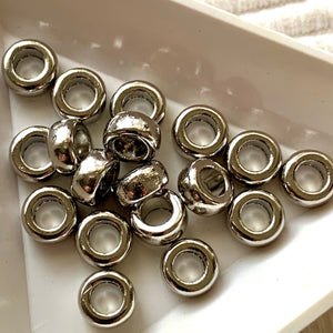 B0121  7.5 x 3.5mm (3.5mm hole) Spacer - Platinum Colour