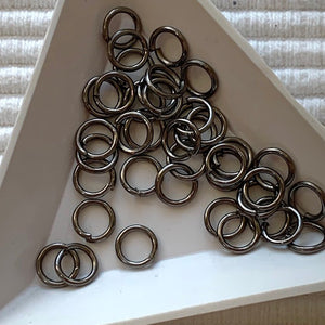 JR1038  Jump ring - 7mm OD, 18 gauge Open ring Gunmetal colour